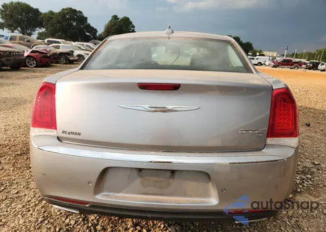 2017 Chrysler 300C z USA, uszkodzony, nr VIN 2C3CCAEGXHH570051